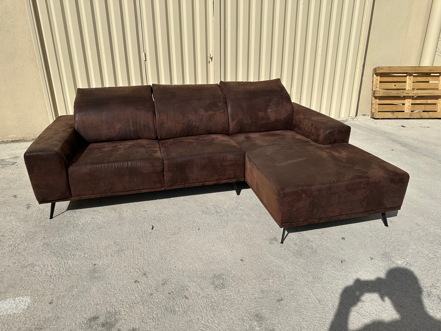 Canapé d’Angle en Nubuck Marron - Confort et Élégance au Design Moderne