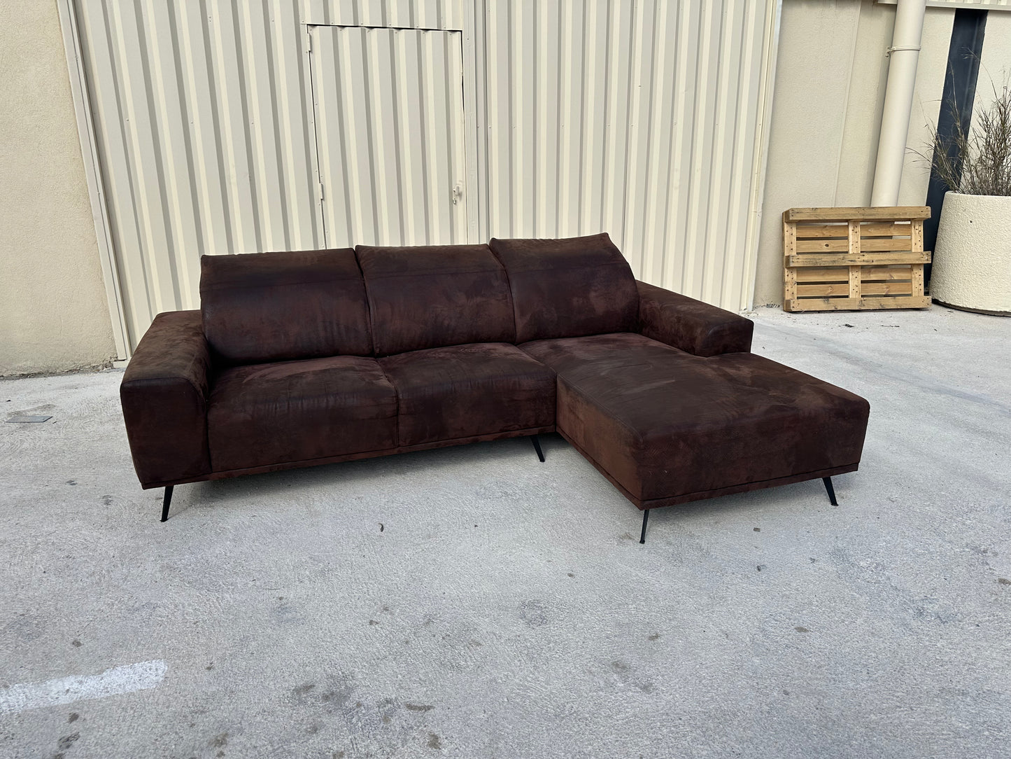 Canapé d’Angle en Nubuck Marron - Confort et Élégance au Design Moderne